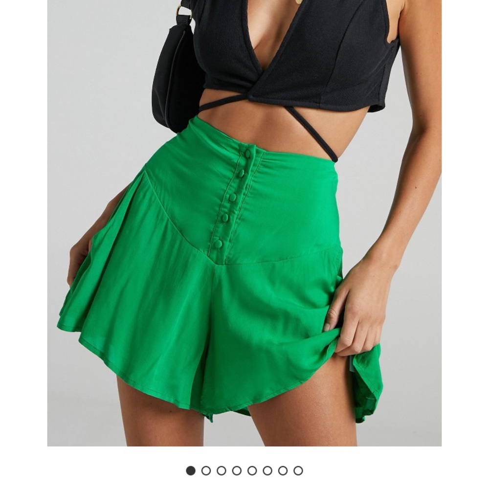 Showpo flowy shorts